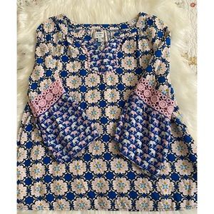 Crown And Ivy Girls Shirt 100% Rayon Belle Sleeve Lace Elephant Floral. Size XL